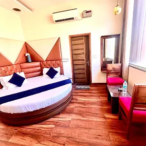 Hotel Woodcrest Chandigarh- Family - Luxurious - Unit Of Sidham Group, Zirakpur